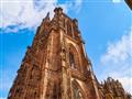 Nejznámější památkou je katedrála Notre Dame