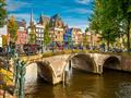 V Amsterdamu je více kanálů než v Benátkách a více mostů než v Paříži