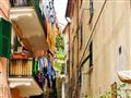 , autobusový poznávací zájazd, Ligúrska riviéra s kúpaním, Janov, typická ulička