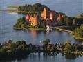 , autobusový poznávací zájazd, Pobaltie, Litva, ostrovný hrad Trakai