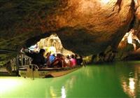 Tajomná priepasť Macocha, pôvabný zámok a plavba v temných vodách Punkevnej jaskyni - 4